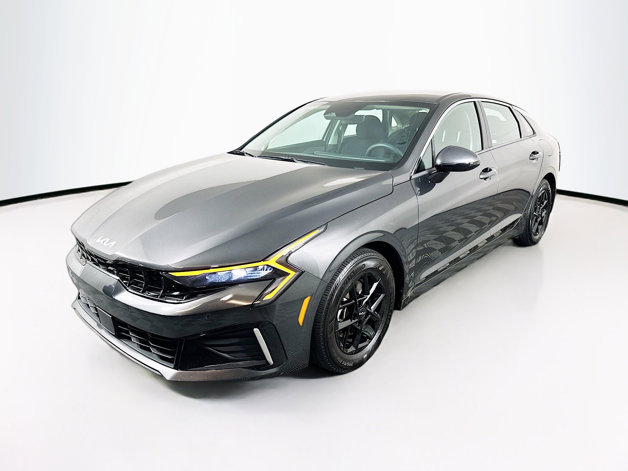 Used 2025 Kia K5 LXS FWD image 3