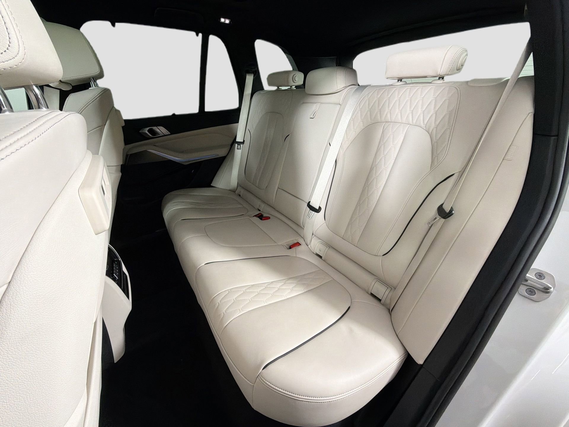 Used 2022 BMW X5 xDrive45e w/ M Sport Package image 25