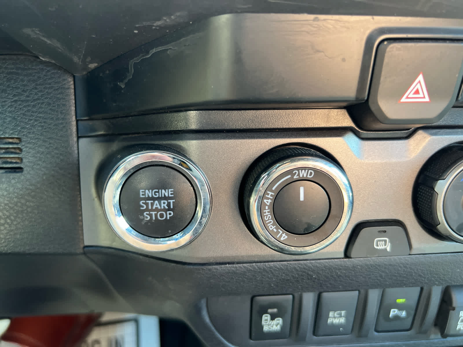 Certified 2020 Toyota Tacoma TRD Off-Road w/ TRD Premium Off Road Package AWD/4WD image 19