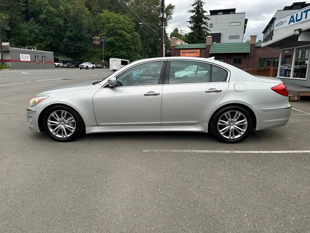 Used 2013 Hyundai Genesis 3.8 w/ Technology Pkg RWD image 8
