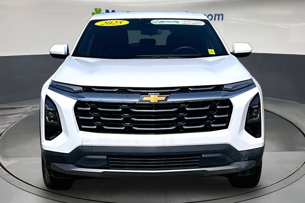 Used 2025 Chevrolet Equinox LT AWD/4WD image 2