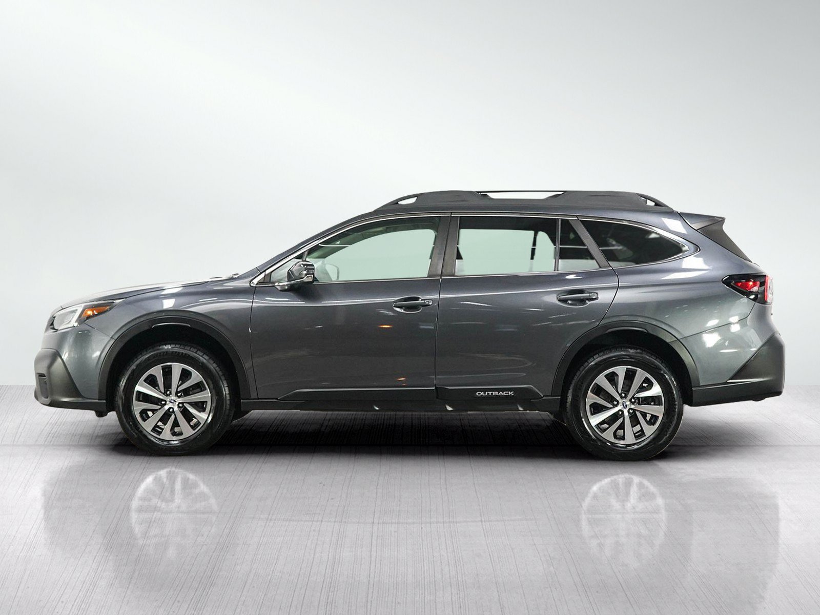 Used 2022 Subaru Outback Premium AWD/4WD image 2