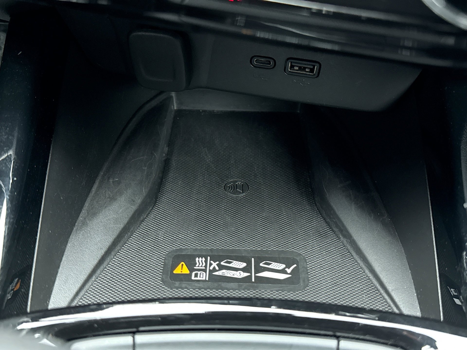 Used 2024 Chevrolet Trax LT w/ Sunroof Package image 16