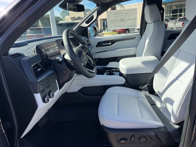 New 2025 Chevrolet Suburban Premier image 19