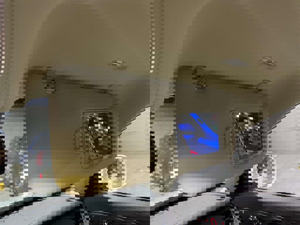 Used 2016 Kia K900 Luxury image 34