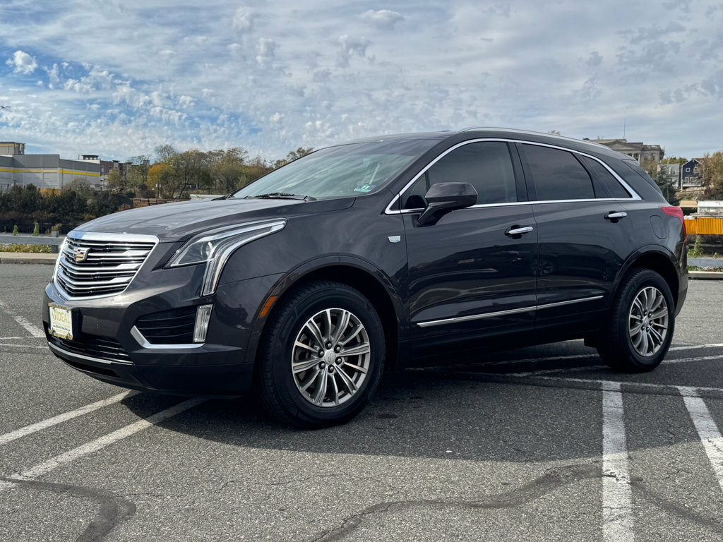 Used 2017 Cadillac XT5 Luxury w/ Driver Awareness Package image 3