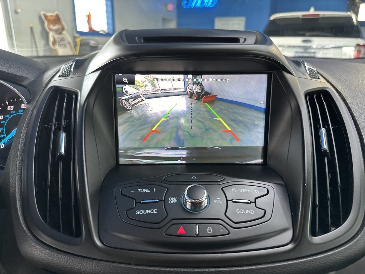 Used 2015 Ford Escape SE w/ SE Chrome Package image 26