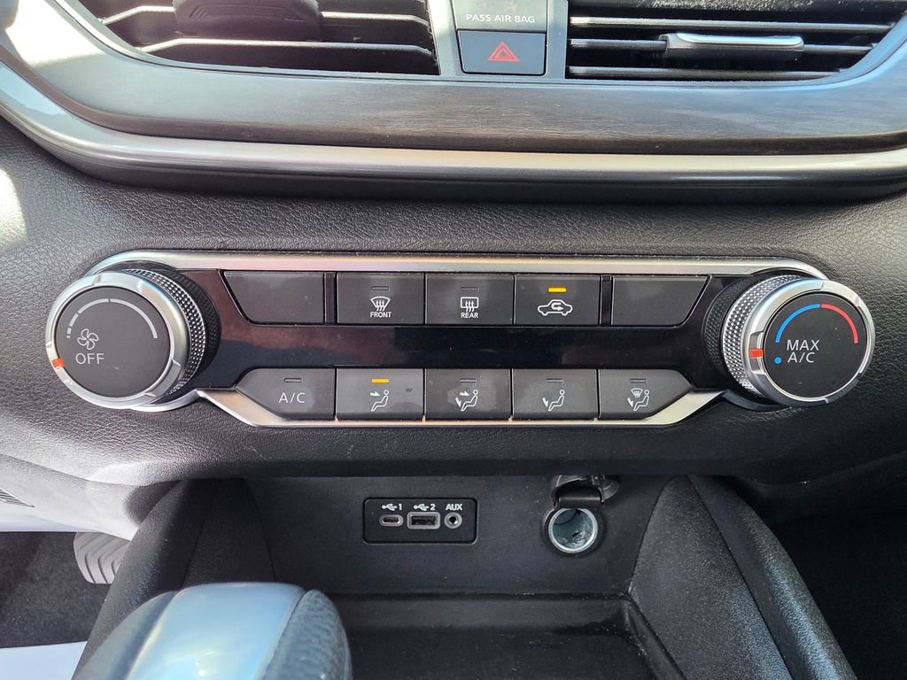 Used 2025 Nissan Altima 2.5 SV image 17