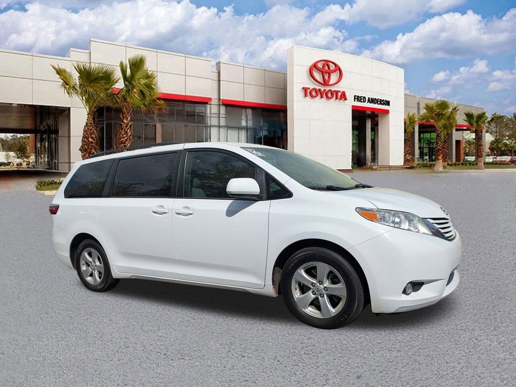 Used 2016 Toyota Sienna LE