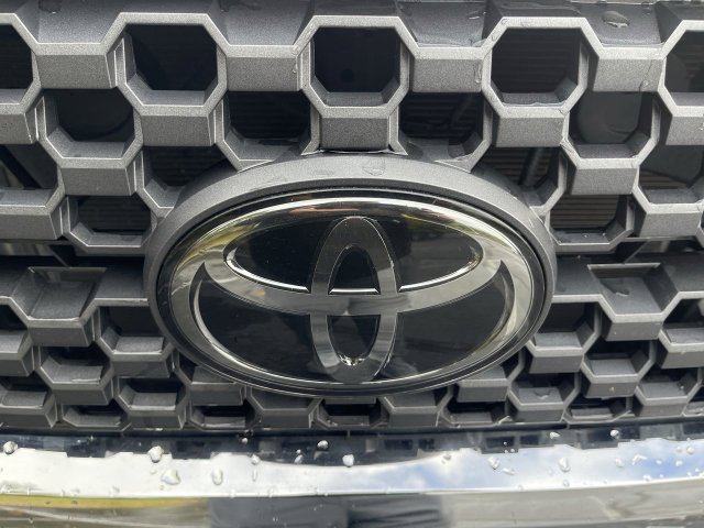 Used 2020 Toyota Tundra SR5 w/ TRD Off-Road Package AWD/4WD image 30