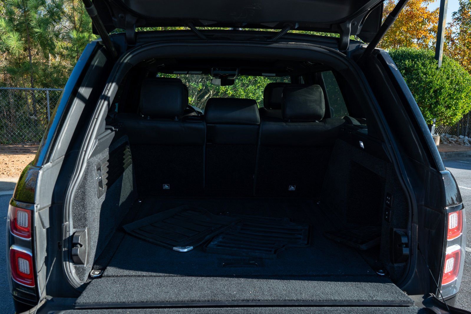 Used 2021 Land Rover Range Rover P525 Westminster Edition image 15