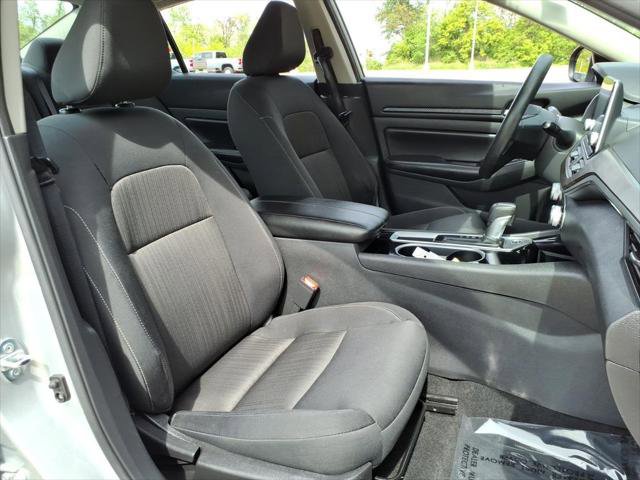 Used 2024 Nissan Altima 2.5 SV FWD image 8