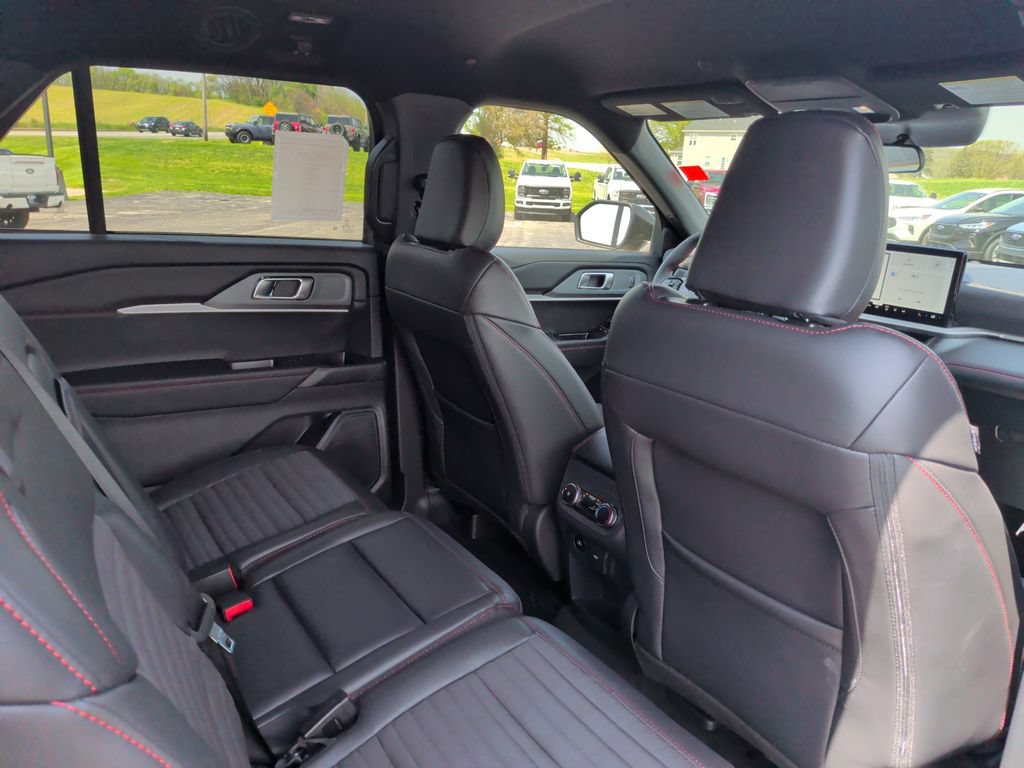 New 2026 Ford Explorer ST-Line w/ ST-Line Street Pack AWD/4WD image 10