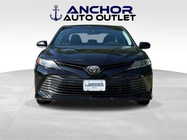 Used 2018 Toyota Camry LE FWD image 2