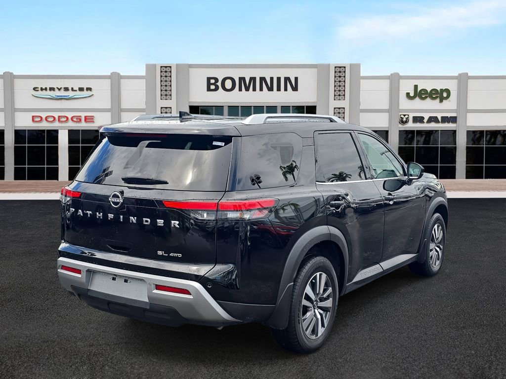 Used 2024 Nissan Pathfinder SL image 4
