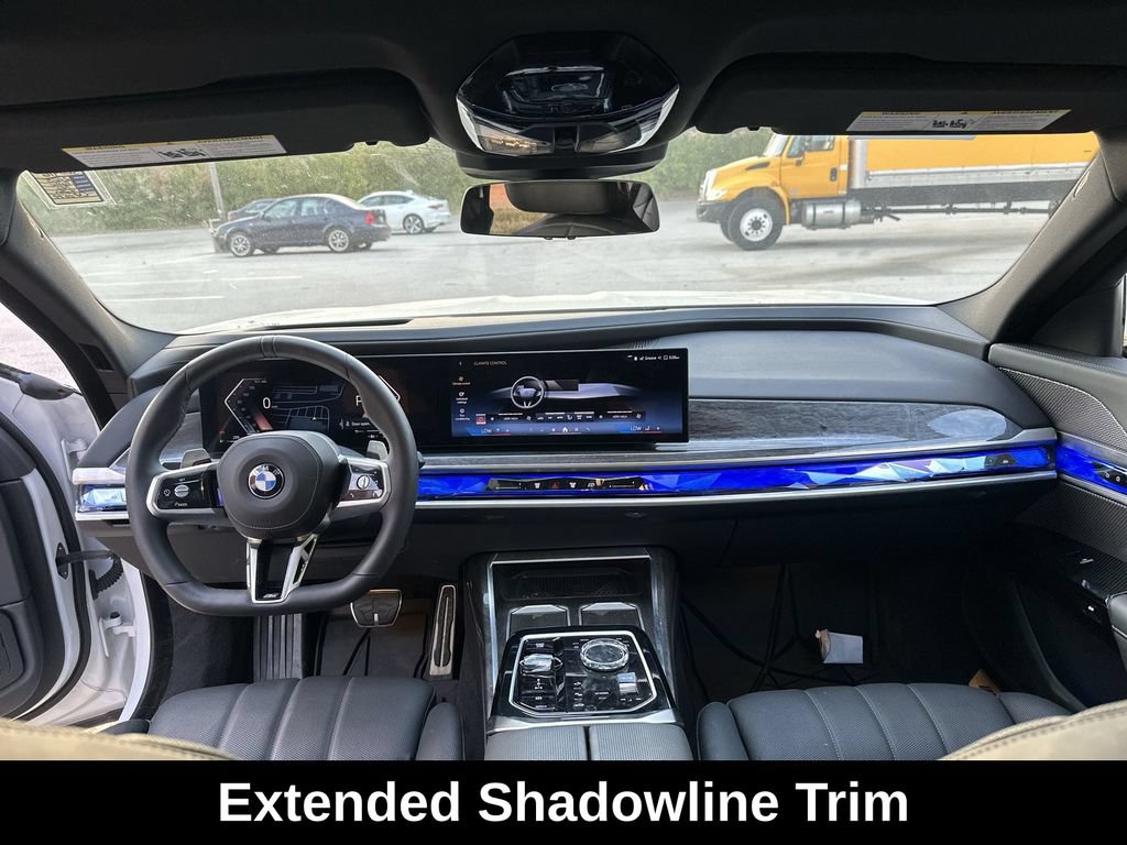 Used 2025 BMW 760i xDrive w/ Executive Package AWD/4WD image 28