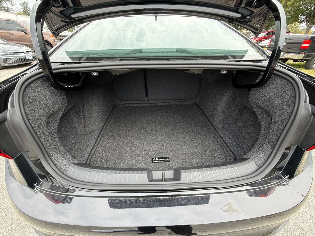 New 2026 Volkswagen Jetta SE image 21