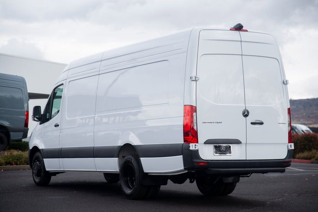 New 2025 Mercedes-Benz Sprinter 4500 image 10