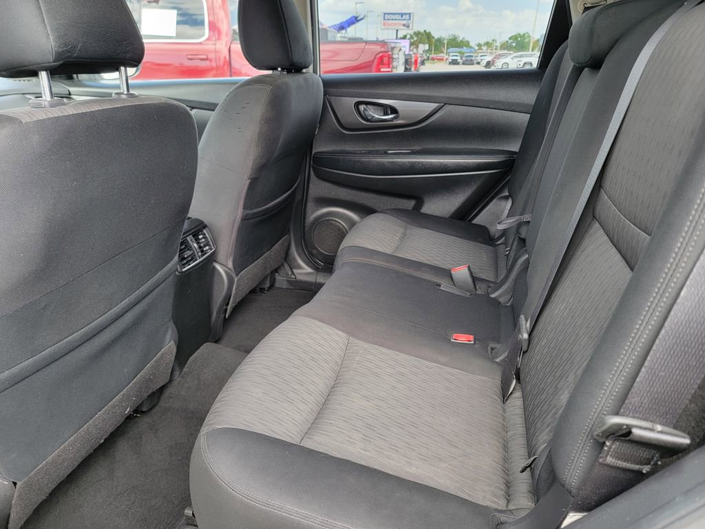 Used 2020 Nissan Rogue SV w/ Premium Package image 12