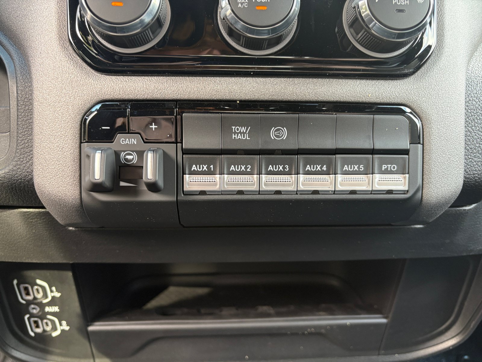 New 2026 RAM 3500 Tradesman RWD image 19