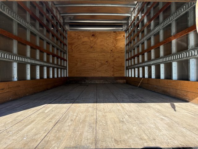 Used 2023 Isuzu NPR image 6