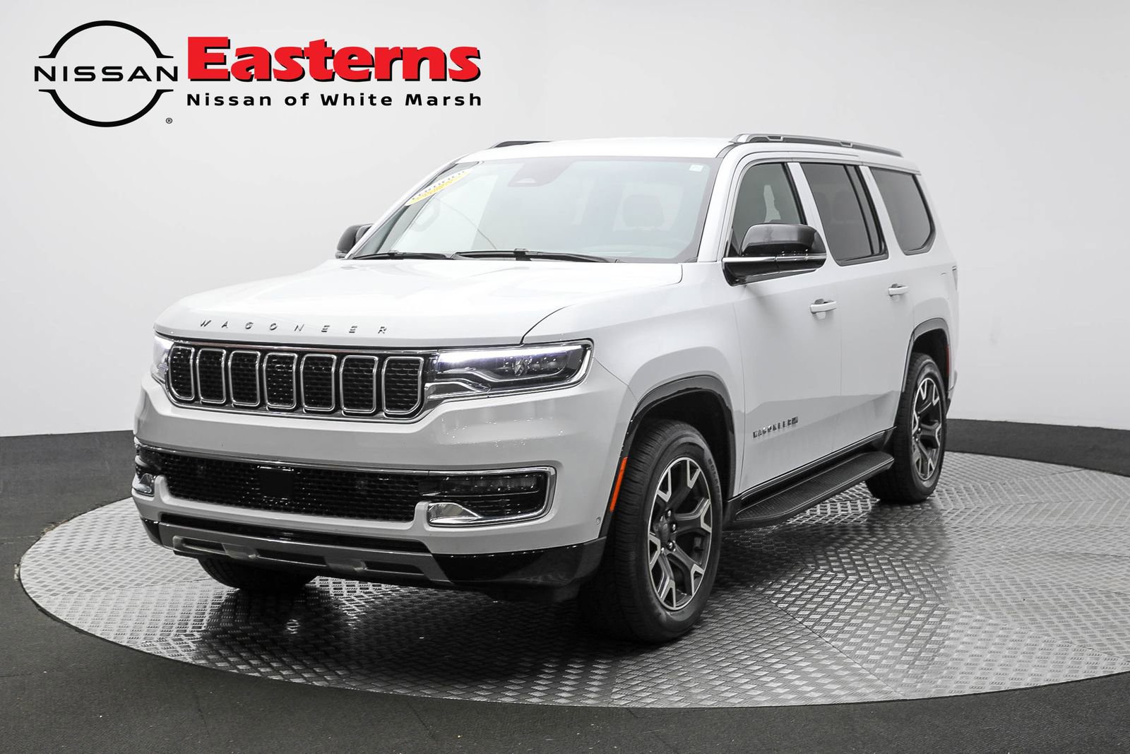 Used 2023 Jeep Wagoneer Series III w/ Preferred Equipment Group image 1