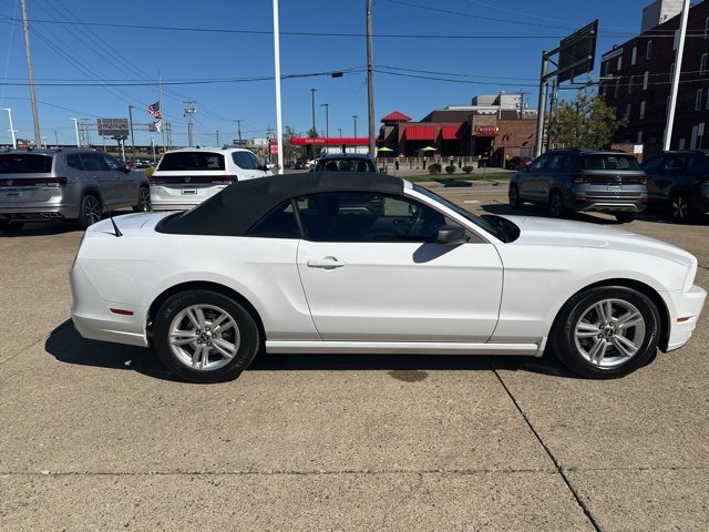 Used 2014 Ford Mustang Convertible image 6