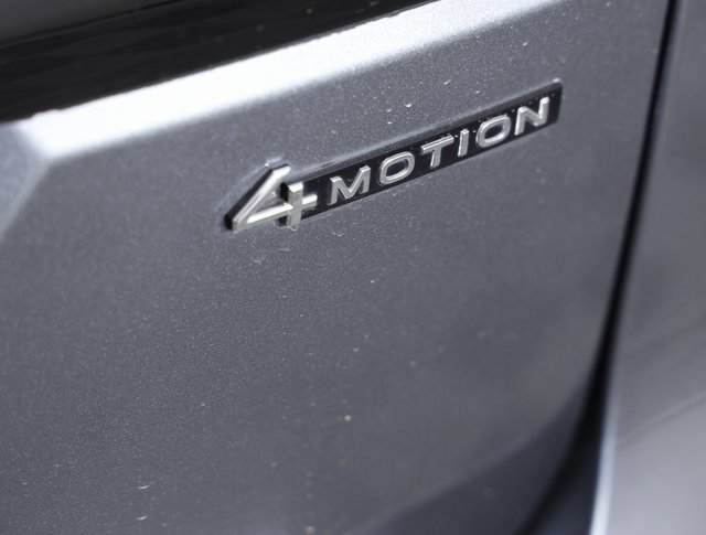 Used 2023 Volkswagen Atlas SEL R-Line image 8