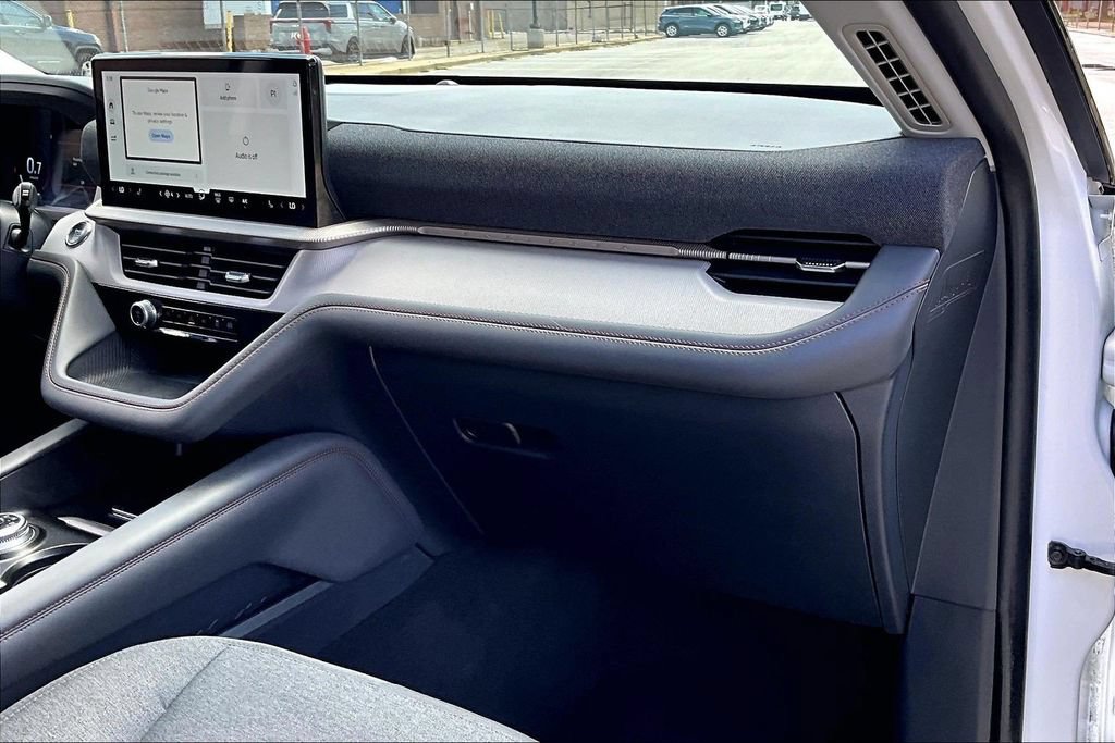 Certified 2025 Ford Explorer Active AWD/4WD image 15