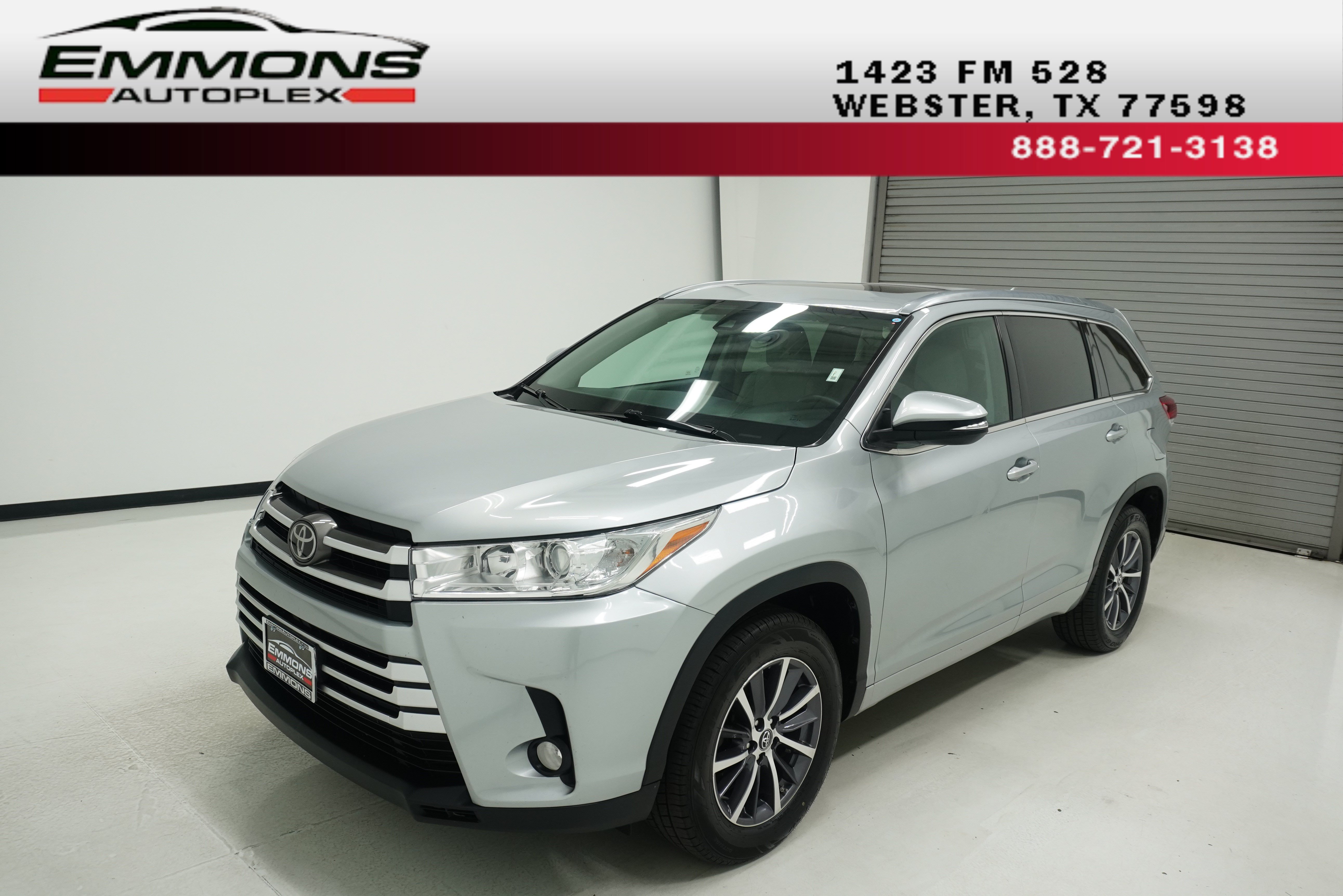 Used 2017 Toyota Highlander XLE FWD image 1