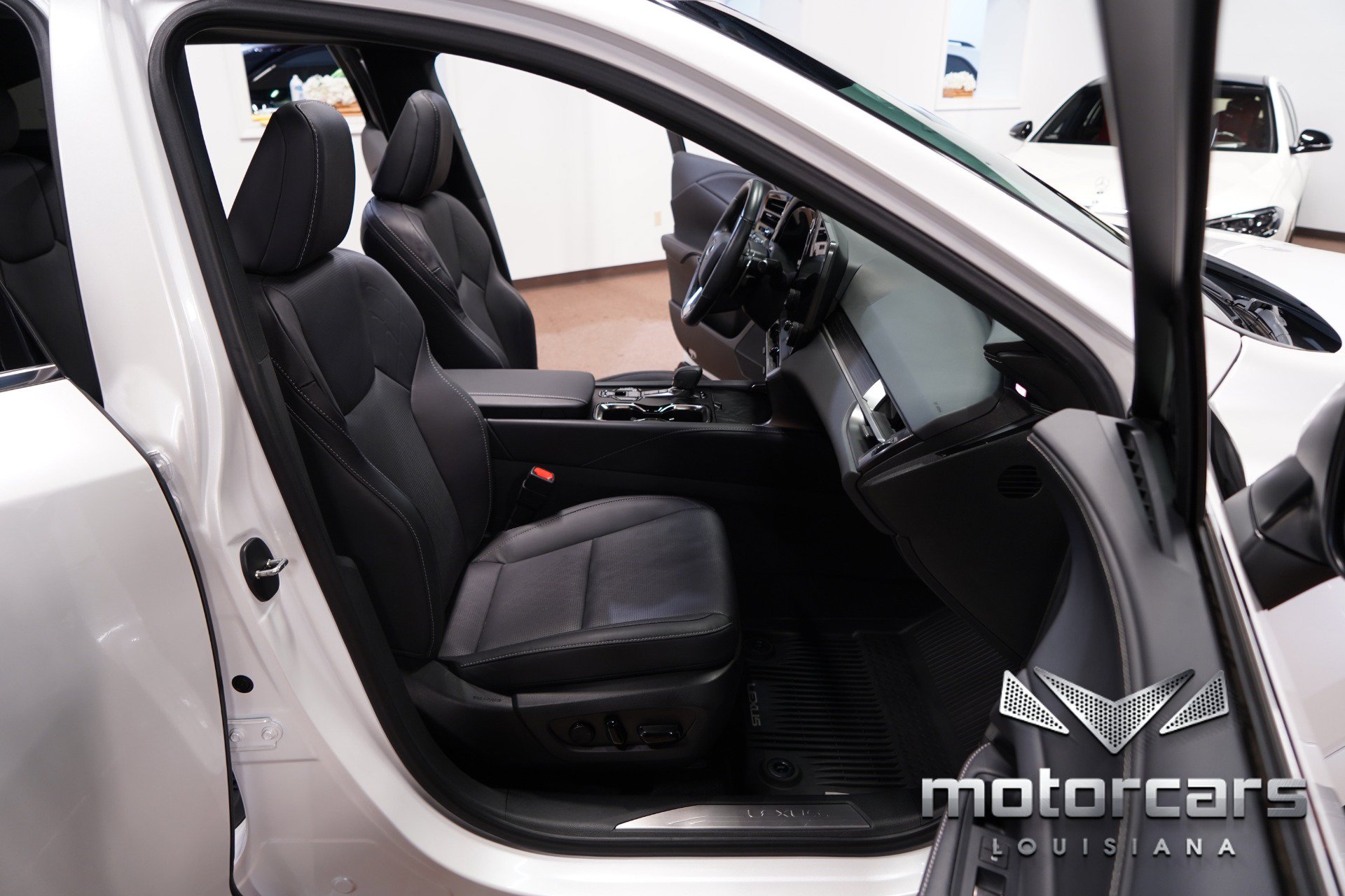 Used 2023 Lexus RX 350 Premium Plus w/ Cold Area Package FWD image 29