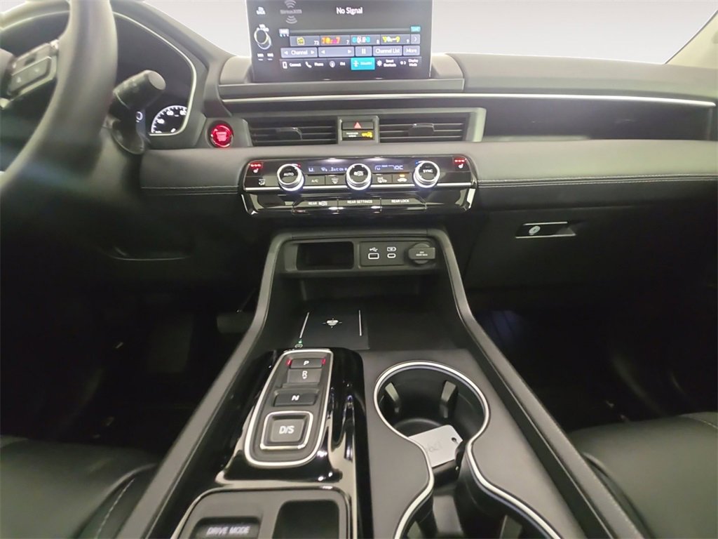 Used 2023 Honda Pilot Touring image 11