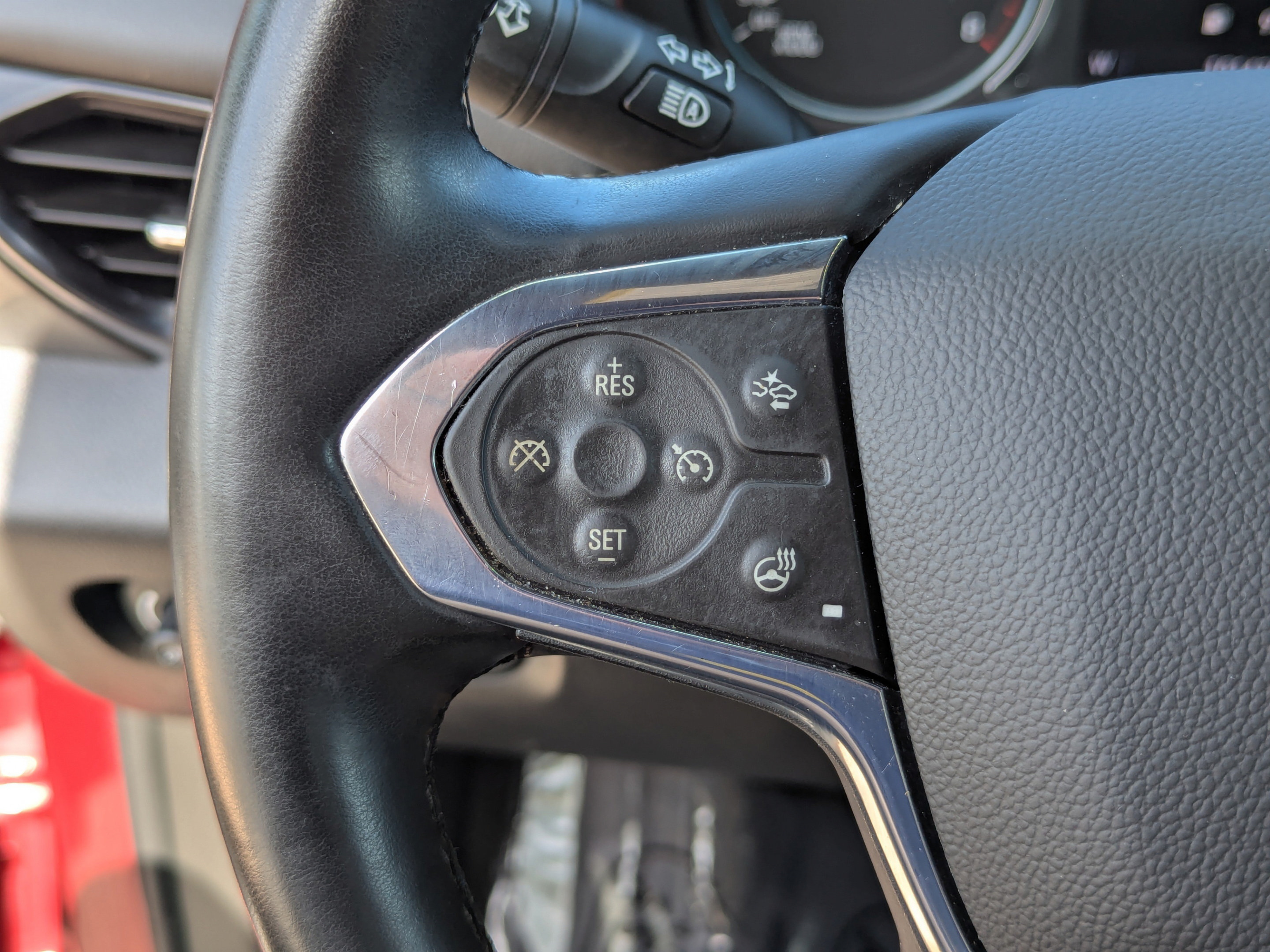 Used 2023 Chevrolet Traverse LT FWD image 34