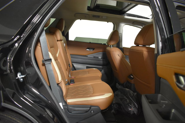 New 2026 Nissan Pathfinder Platinum AWD/4WD image 36