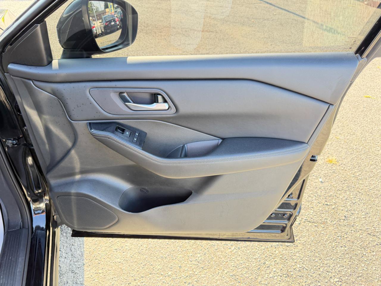 Used 2024 Nissan Rogue SV AWD/4WD image 45