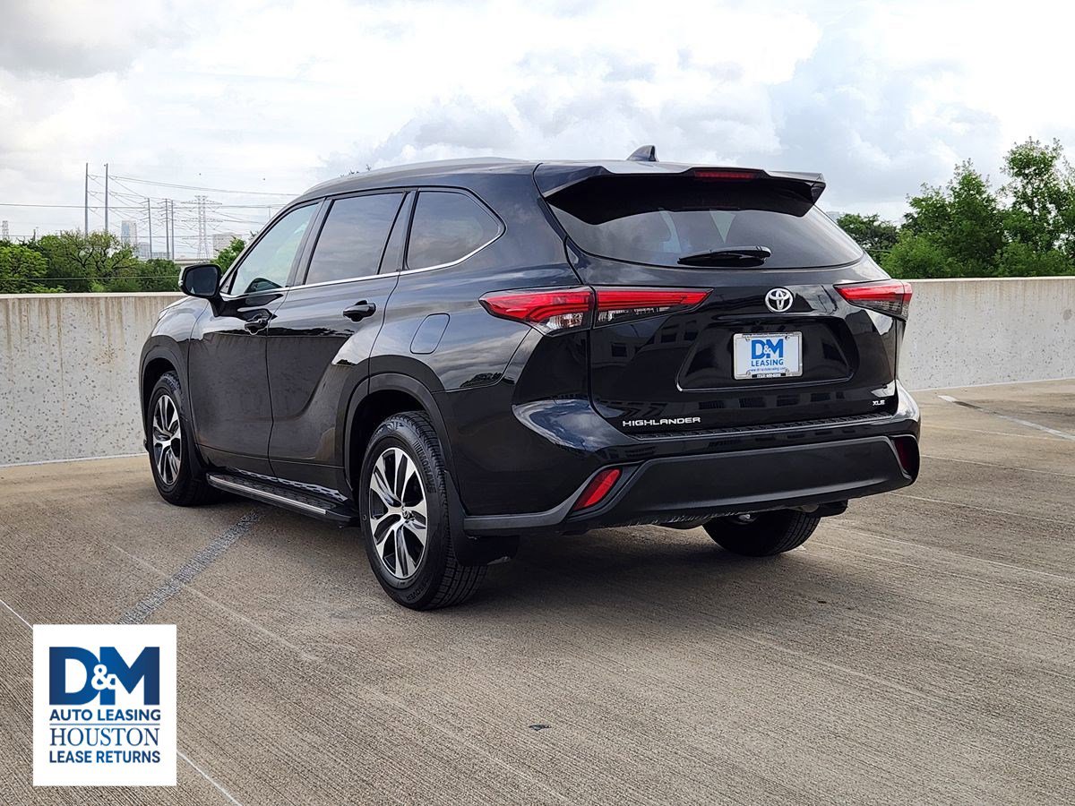 Used 2022 Toyota Highlander XLE image 8