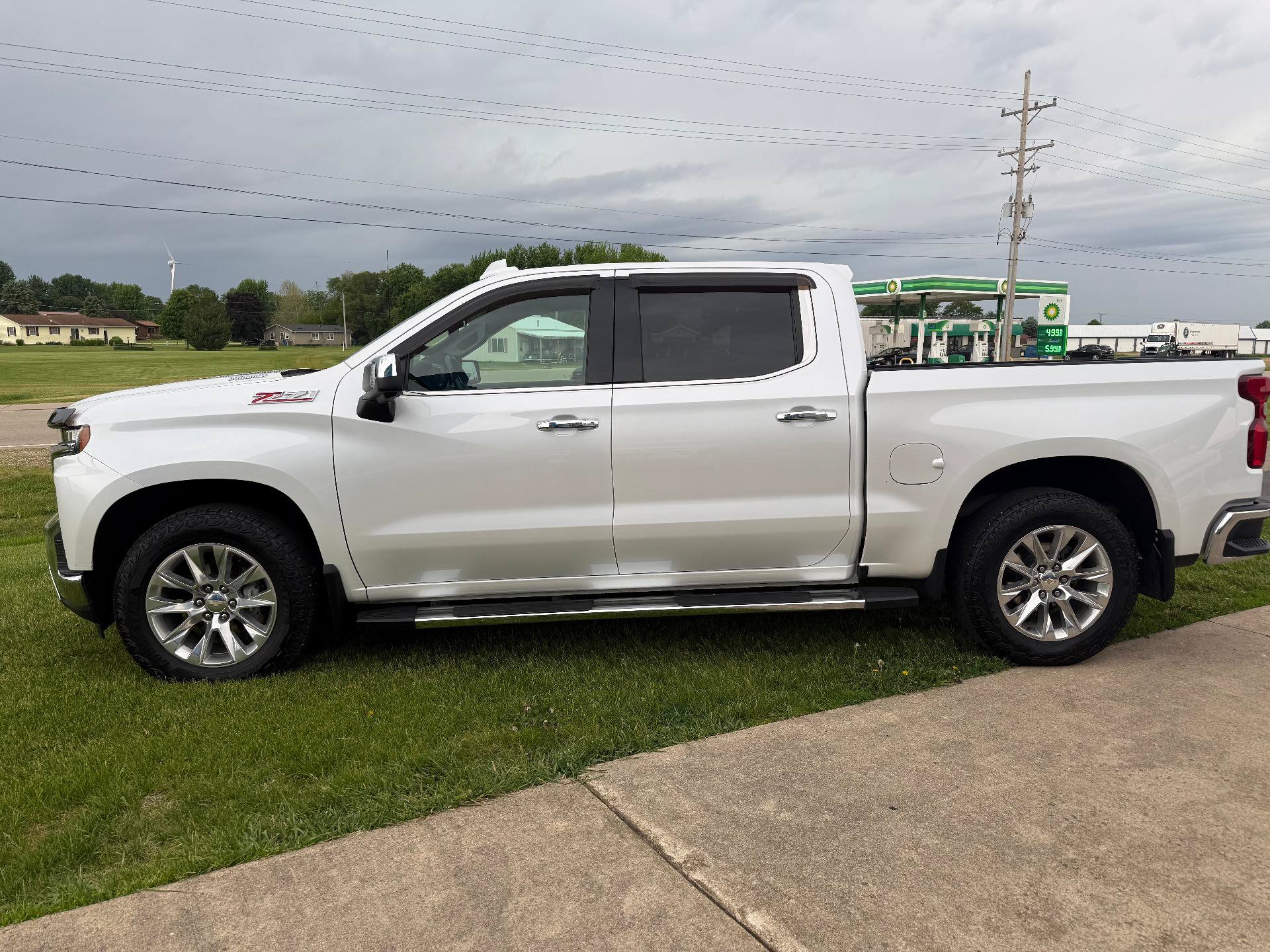 Used 2022 Chevrolet Silverado 1500 LTZ AWD/4WD image 4