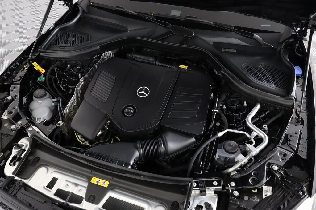 Used 2025 Mercedes-Benz GLC 350e GLC 350e image 24