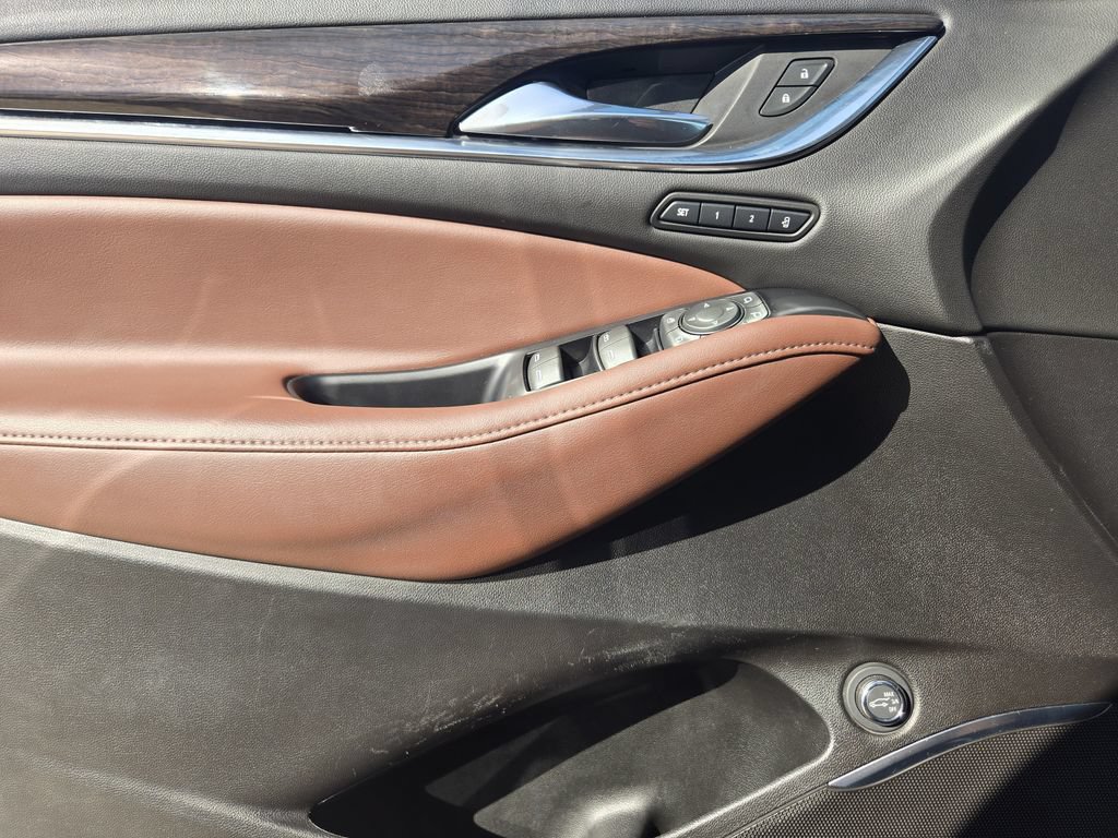 Used 2019 Buick Enclave Avenir w/ Avenir Technology Package FWD image 23