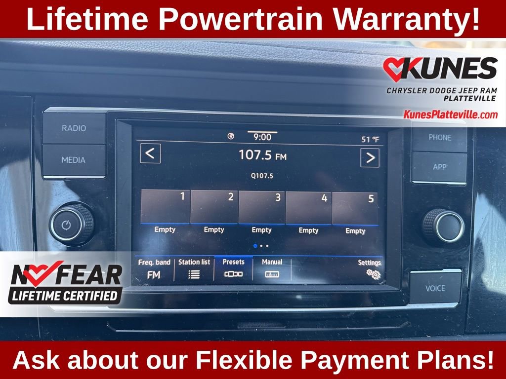 Used 2023 Volkswagen Jetta SE w/ Panoramic Sunroof Package FWD image 19
