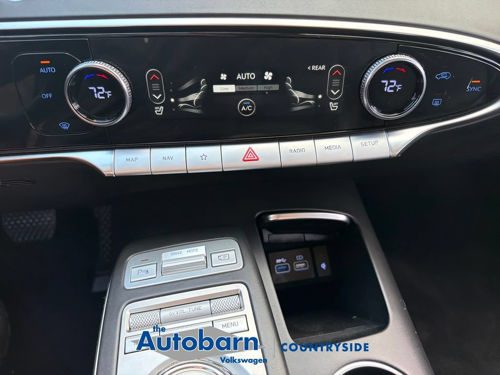 Used 2025 Genesis GV70 2.5T AWD/4WD image 18