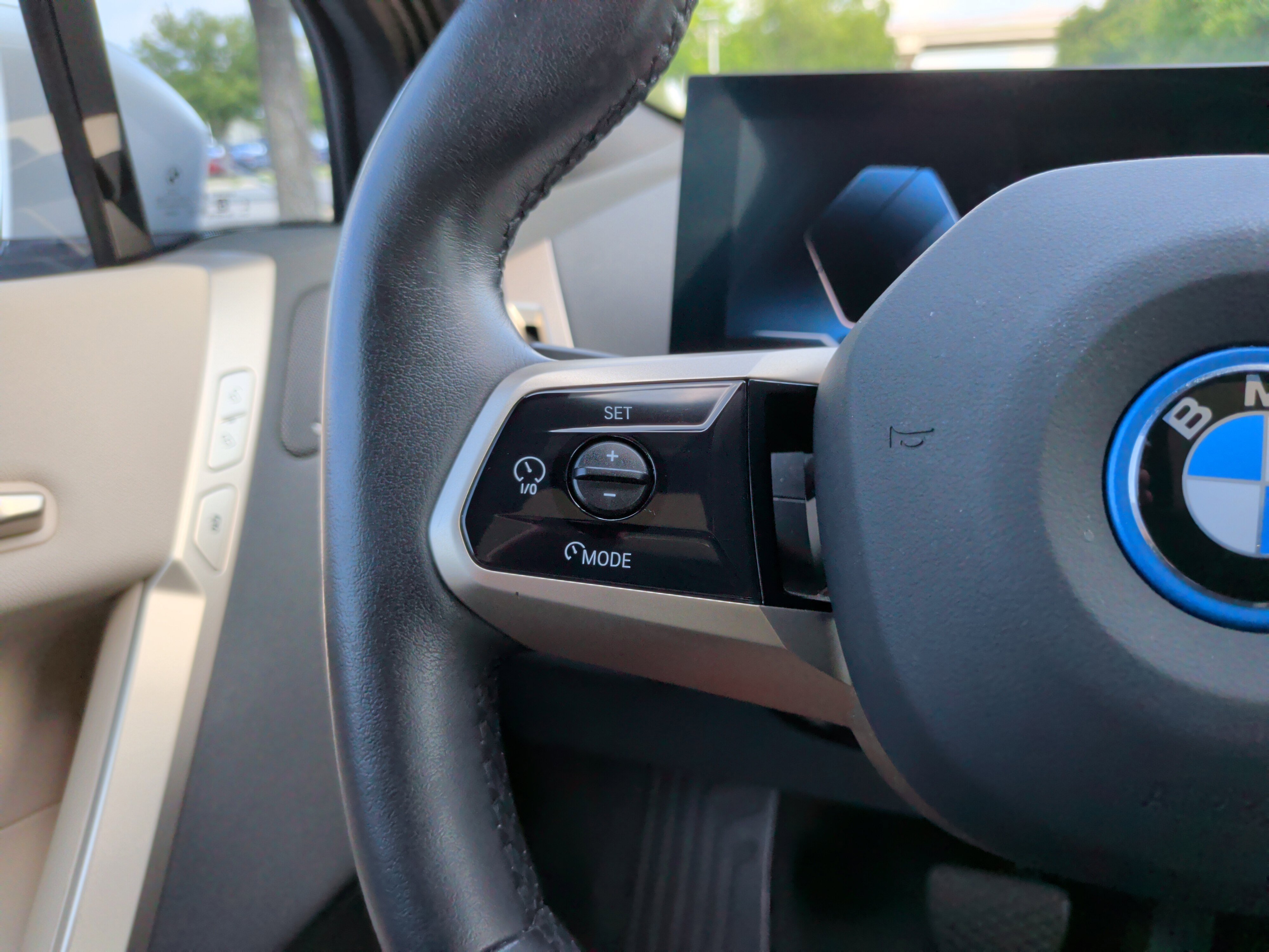 Used 2024 BMW iX xDrive50 w/ Sport Package AWD/4WD image 23