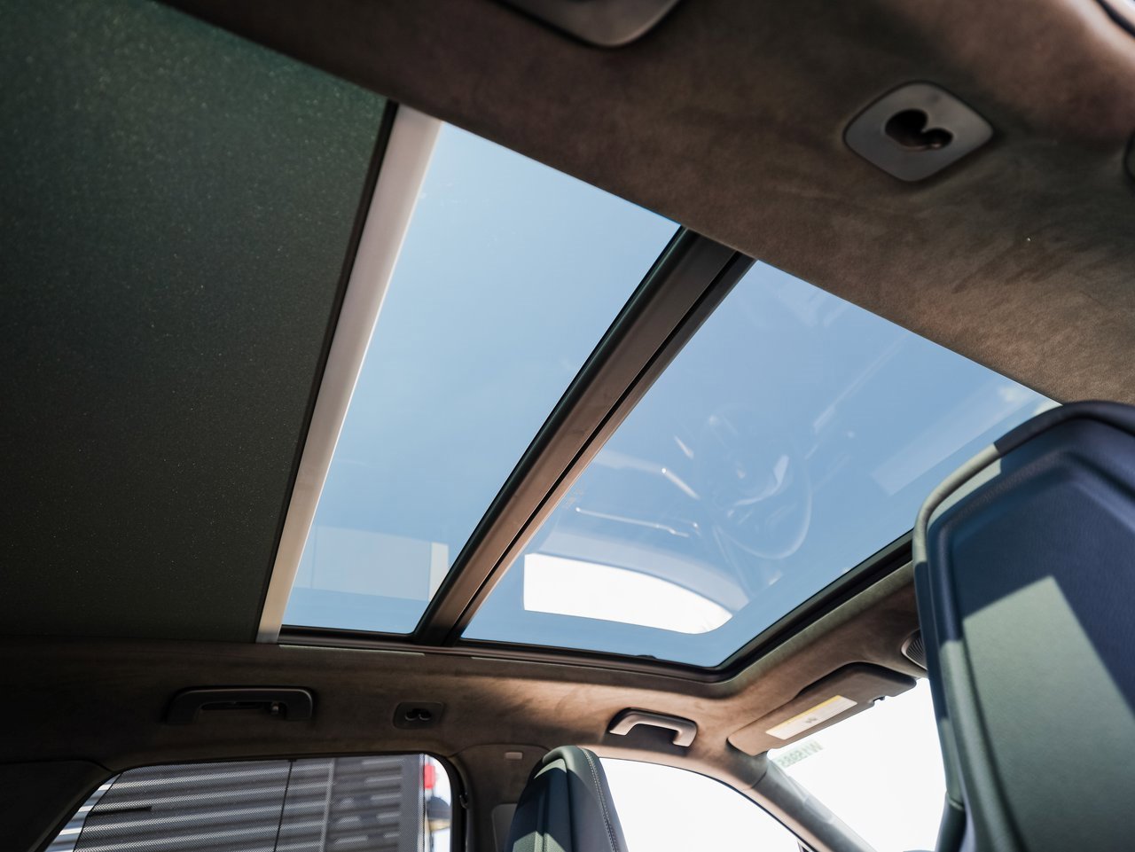 New 2025 Porsche Cayenne GTS image 28