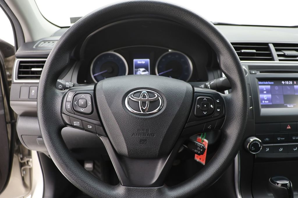 Used 2017 Toyota Camry LE FWD image 16