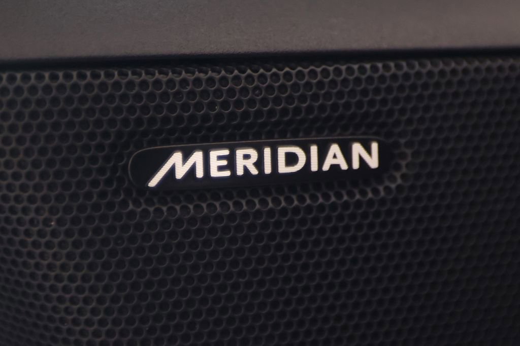 Used 2025 Land Rover Range Rover SE AWD/4WD image 17