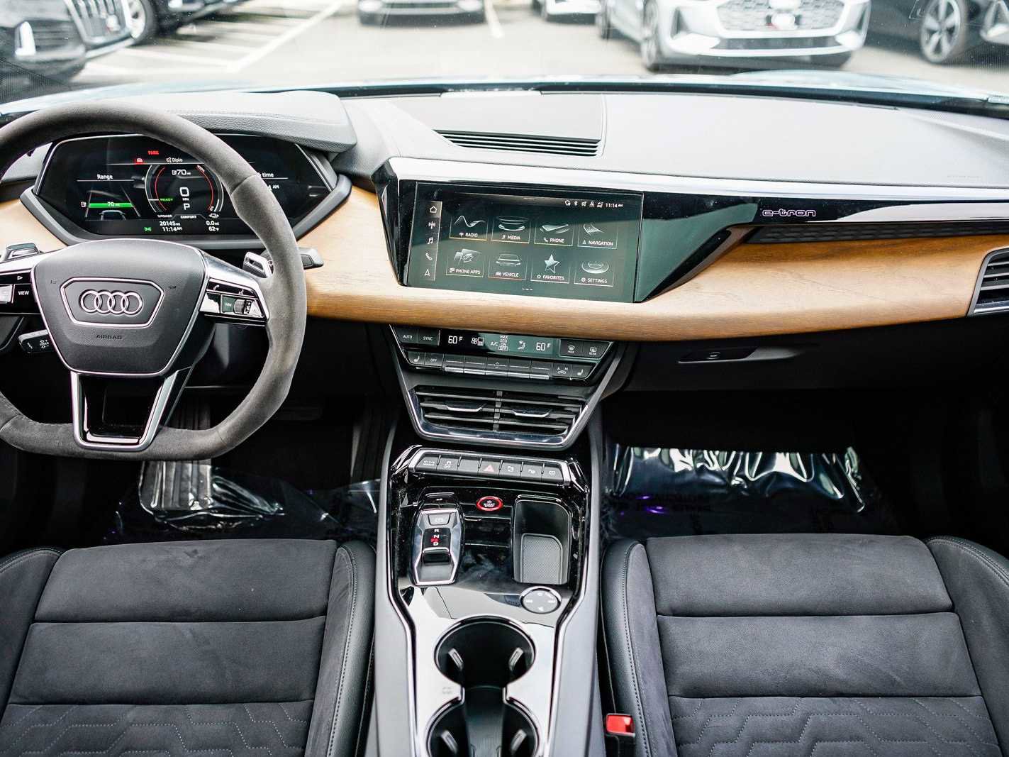 Certified 2022 Audi e-tron GT Prestige w/ Prestige Package image 12