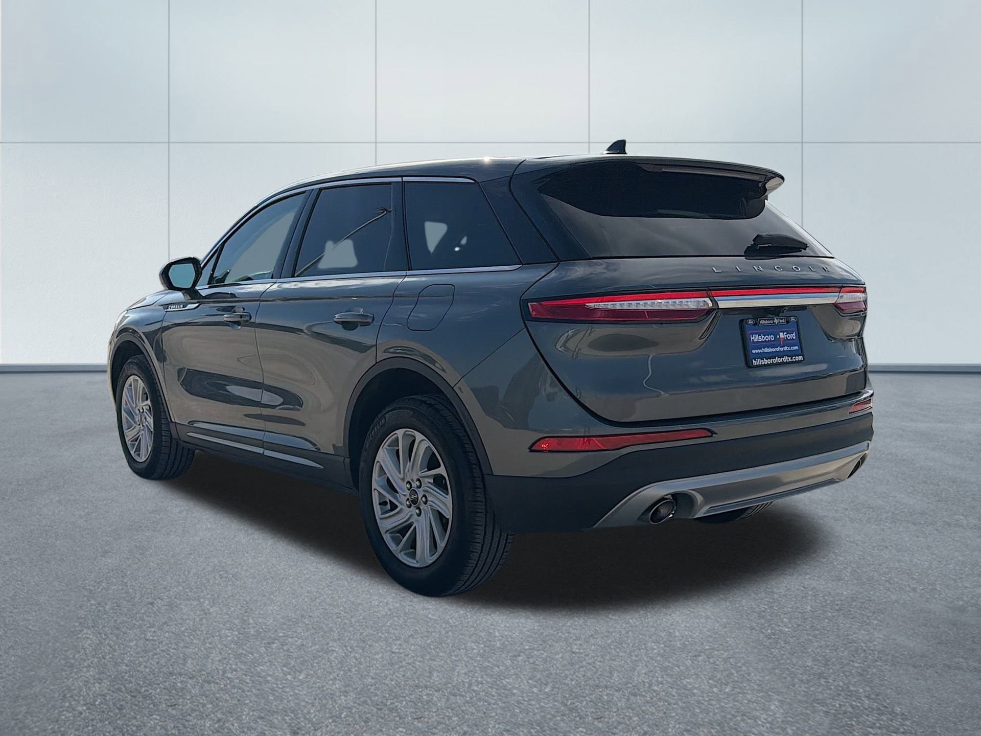 Used 2025 Lincoln Corsair FWD image 9