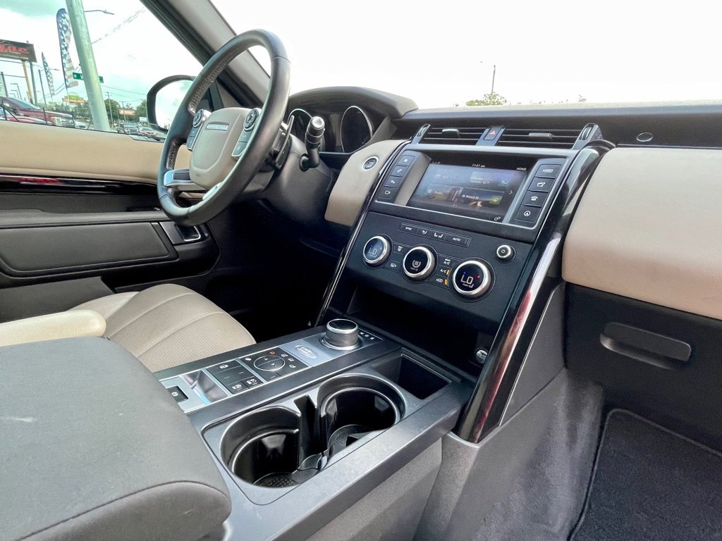Used 2017 Land Rover Discovery SE AWD/4WD image 22