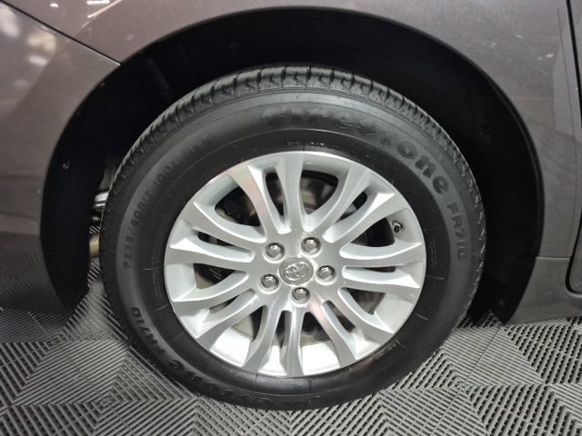 Used 2013 Toyota Sienna XLE FWD image 29