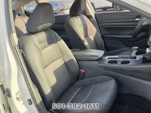 Used 2025 Nissan Altima 2.5 SV FWD image 17